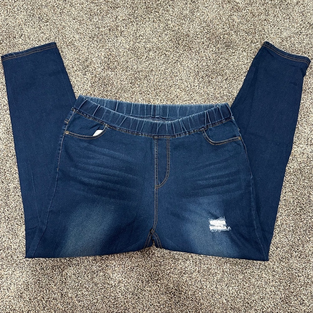 Chic Soul JVINI Pull On 3X Dark Wash Denim Jeggings with Distressing